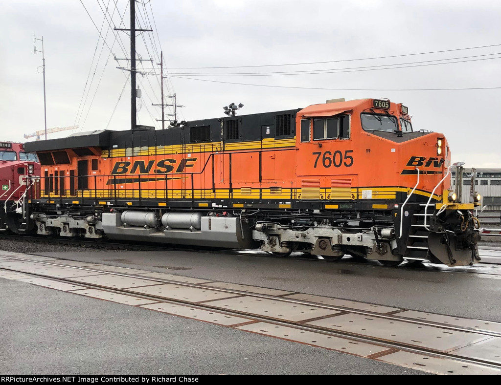 BNSF 7605